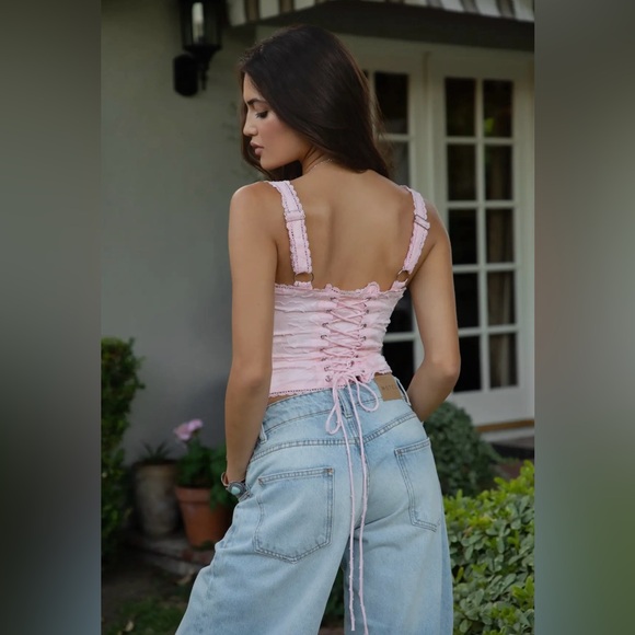 Delicate Lace-Trim Pink Tank Top - Picture 3 of 4